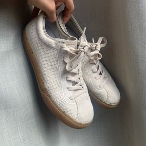 Rothys Lace Up in Hemp size 8